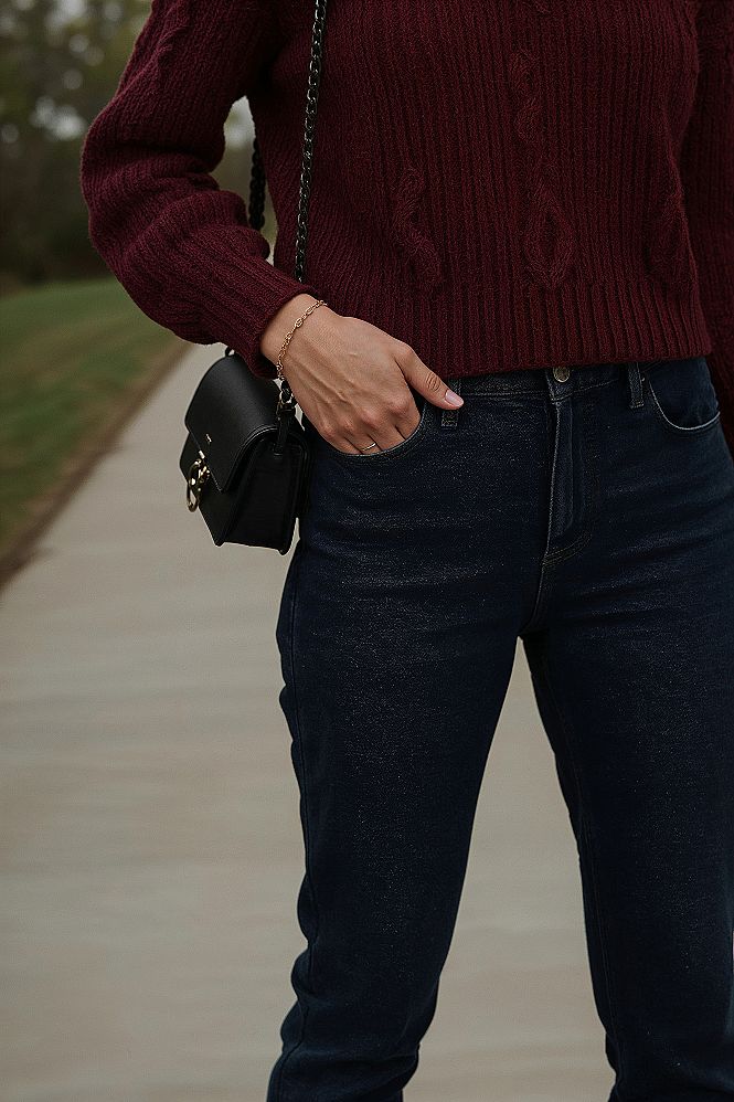 Chic Burgundy Sweater Outfit: Cozy & Casual Day Looks