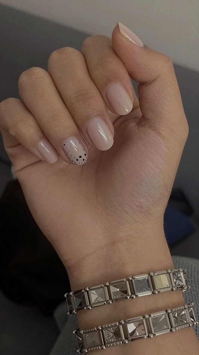 Minimalist Accent Dots for Polka Dot Cat Eye Nails