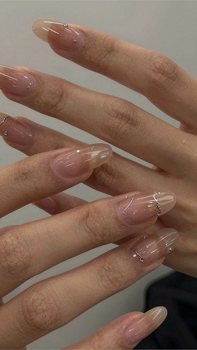 Minimalist Accent Nails on Almond Shapes