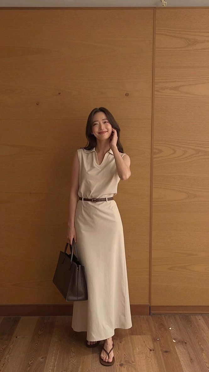 Styling a Long Suede Midi Skirt with a Matching Belt