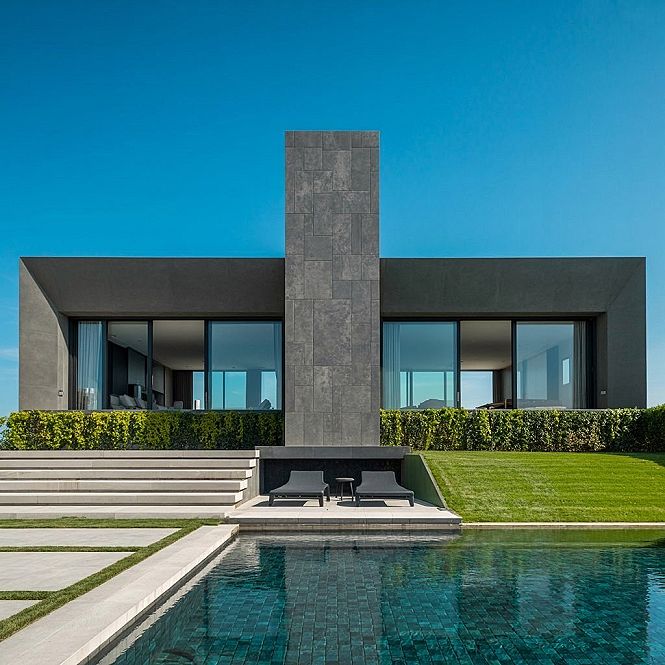 2025's Most Beautiful Modern Houses with Infinity Pools