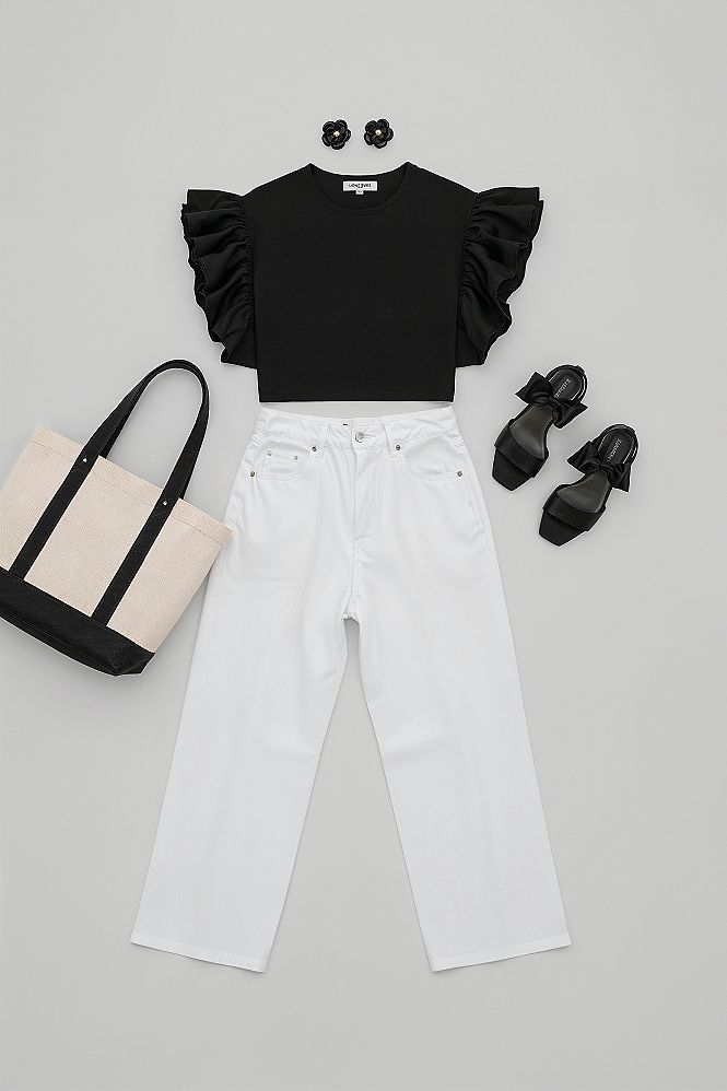 Spring 2026 Capsule Wardrobe: Ruffled Top & White Jeans Combo
