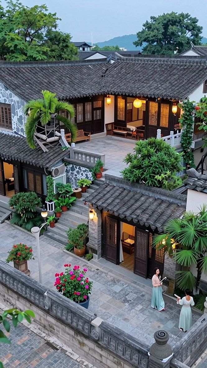 Choosing Traditional Tiled Roofs and Courtyard Layouts