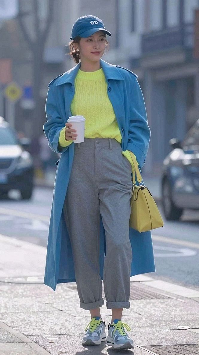 Mixing Electric Blue and Neon Yellow for Cold Weather