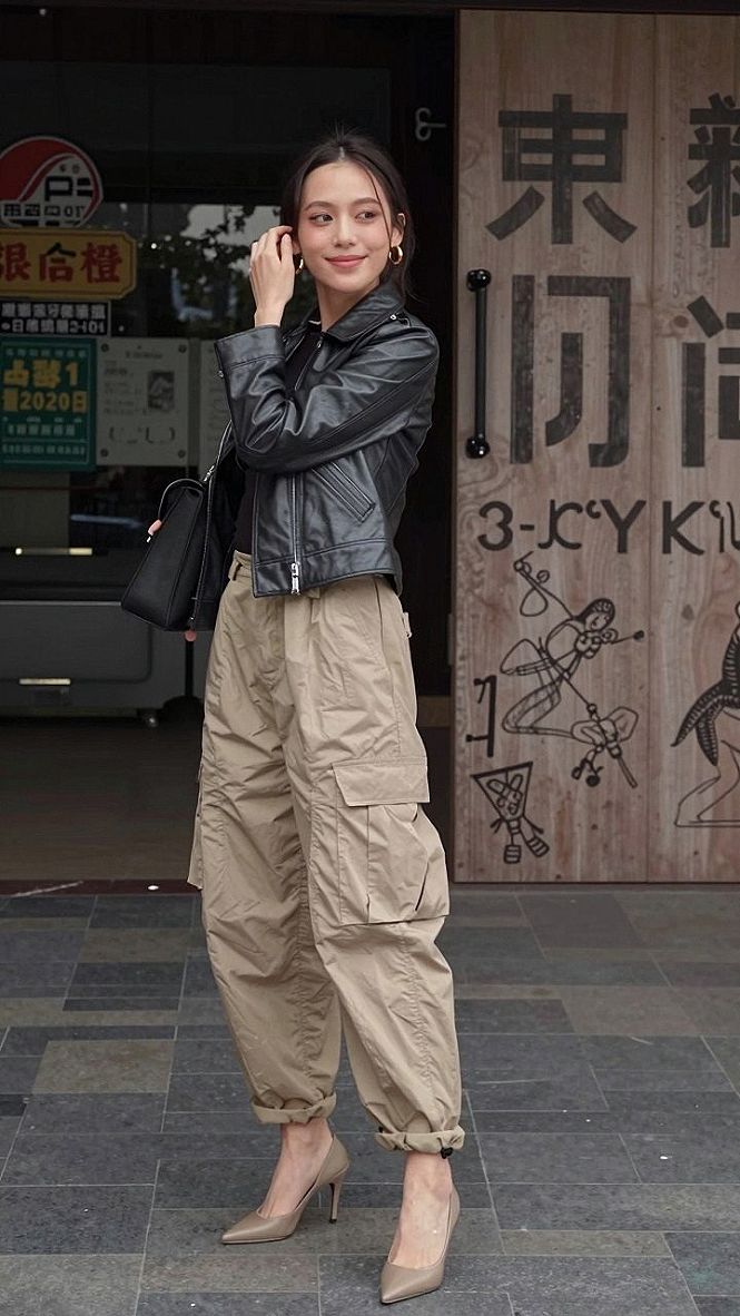 Selecting Cargo Styles for Cognac Leather Pants Outfits