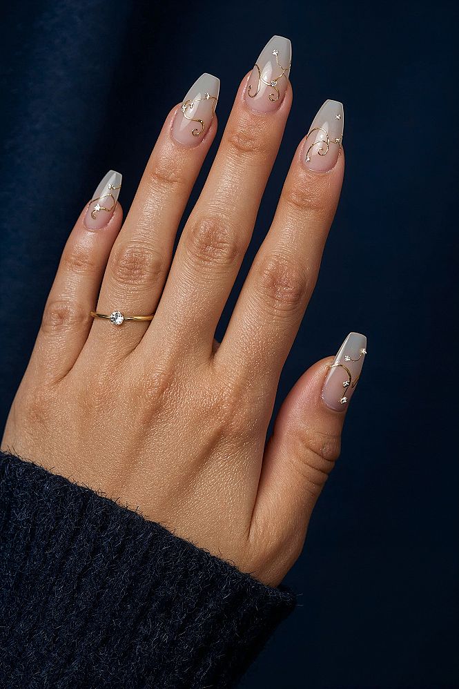 Stunning Almond Gold Nails Designs: Graduation & Hoco Glamour