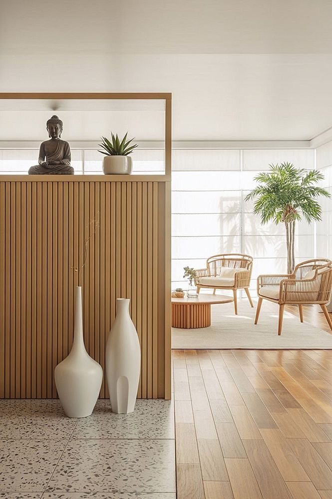 Relaxing Living Room Designs: Modern Wood Half-Wall Partition Ideas