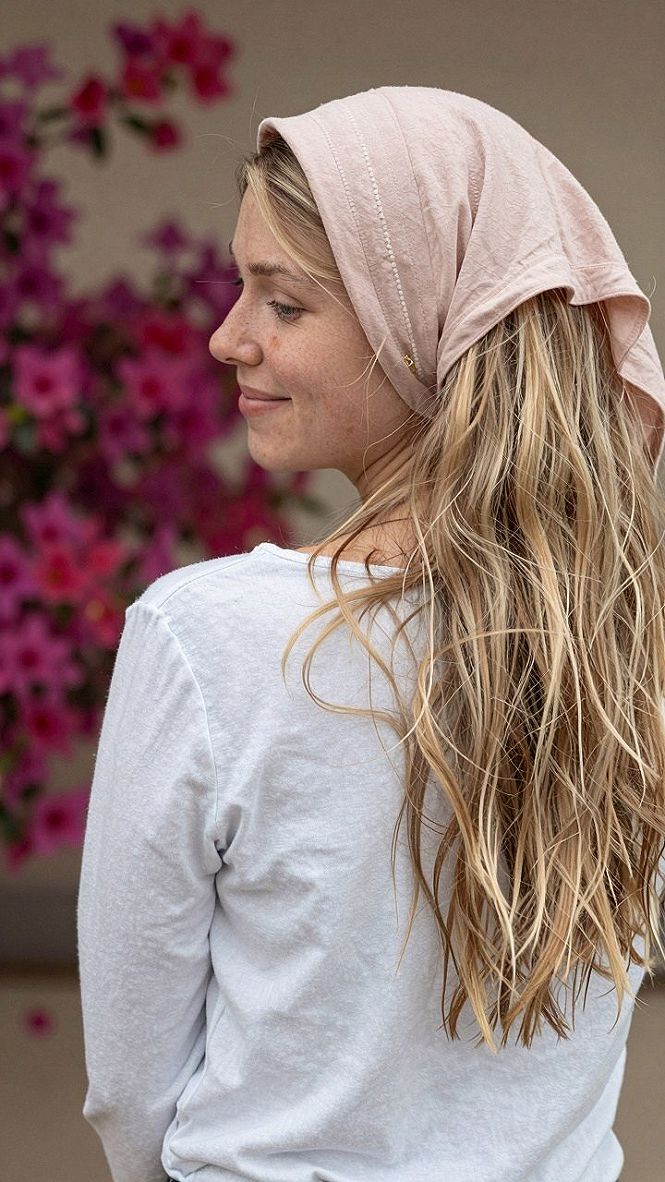 Keeping a Pink Lace Bandana Secure on Loose Hair