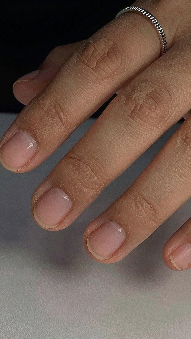 Natural Glossy Short Nails For Practical Bridesmaids