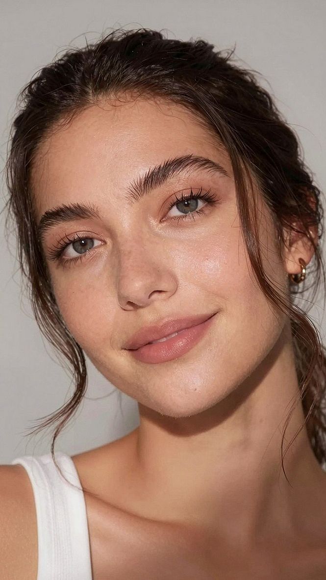 Maintaining Soft Auburn Tones with Face Framing Strands