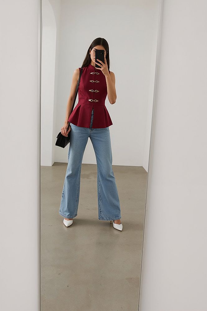Professional Casual Outfit: Chic Blouses for Stylish Workwear