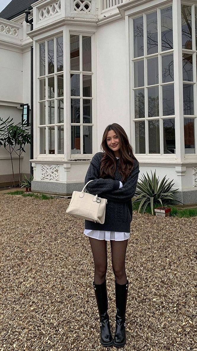 Styling Knee High Boots with Autumn Outfits