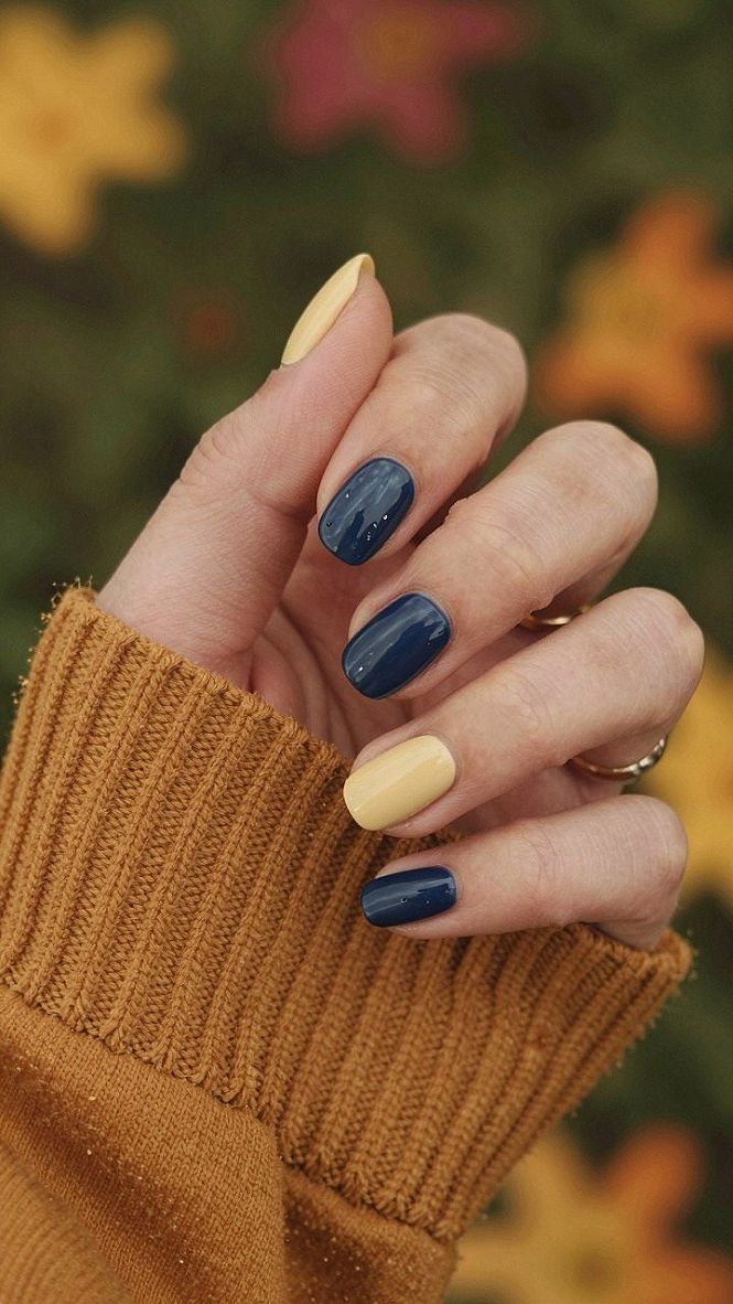 Pairing Navy Blue And Soft Yellow Nails For Autumn