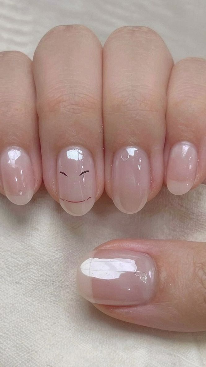Adding Playful Little Faces to Clean Gel Nails
