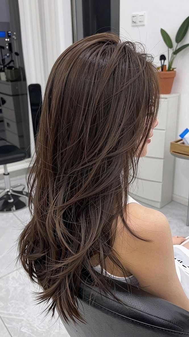 Why Layered Mocha Brown Balayage Works Well