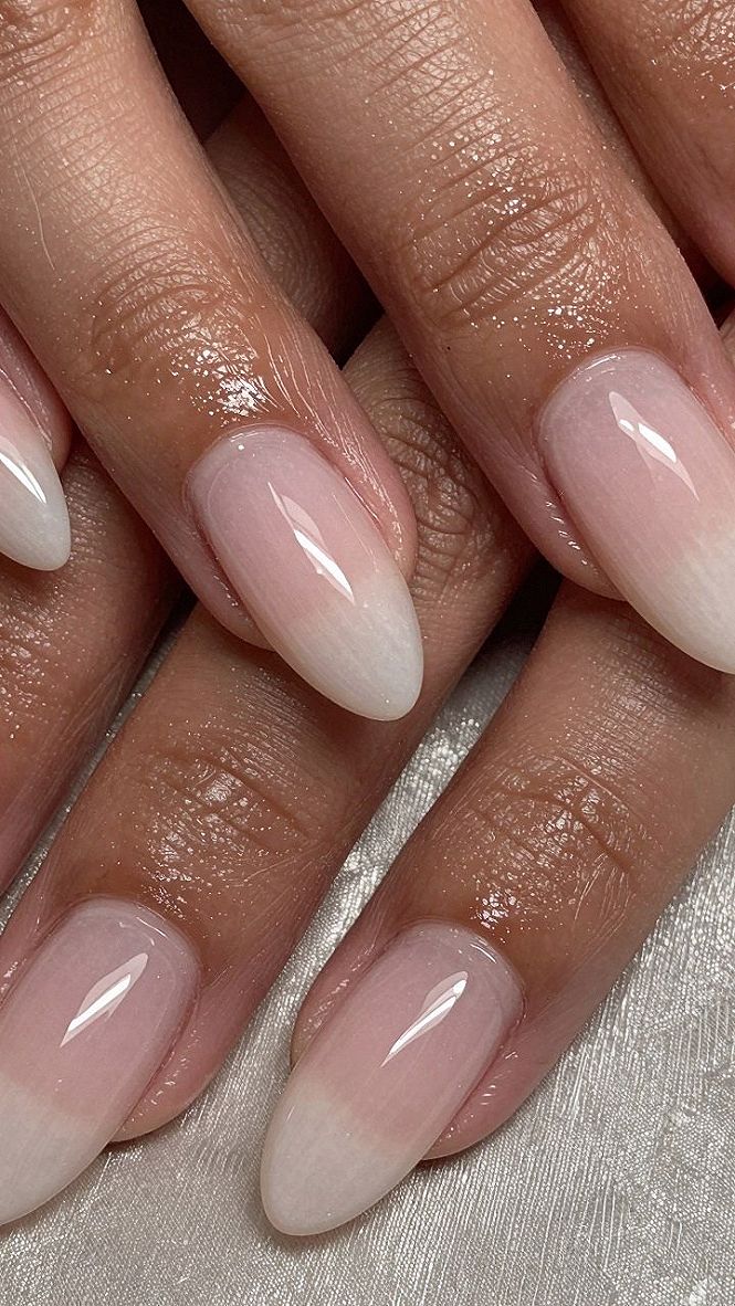 Why Soft Gradient Nude Nails Suit Any Schedule