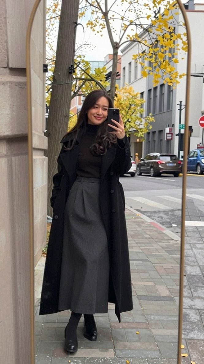 Choosing the Right Turtleneck for Your Maxi Skirt