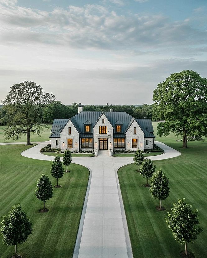 Modern House Window Design: Luxury Facade Perfection