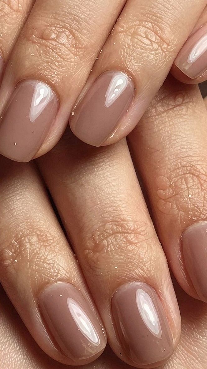 Maintaining High-Gloss Solid Coffee Manicures