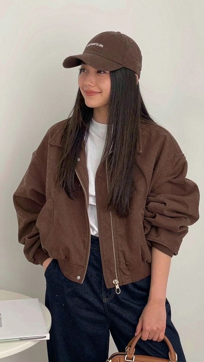 Styling Your Cropped Green Jacket With Casual Accessories