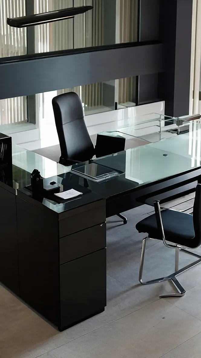 Glassy Goals: The Office Design That's Super Sleek