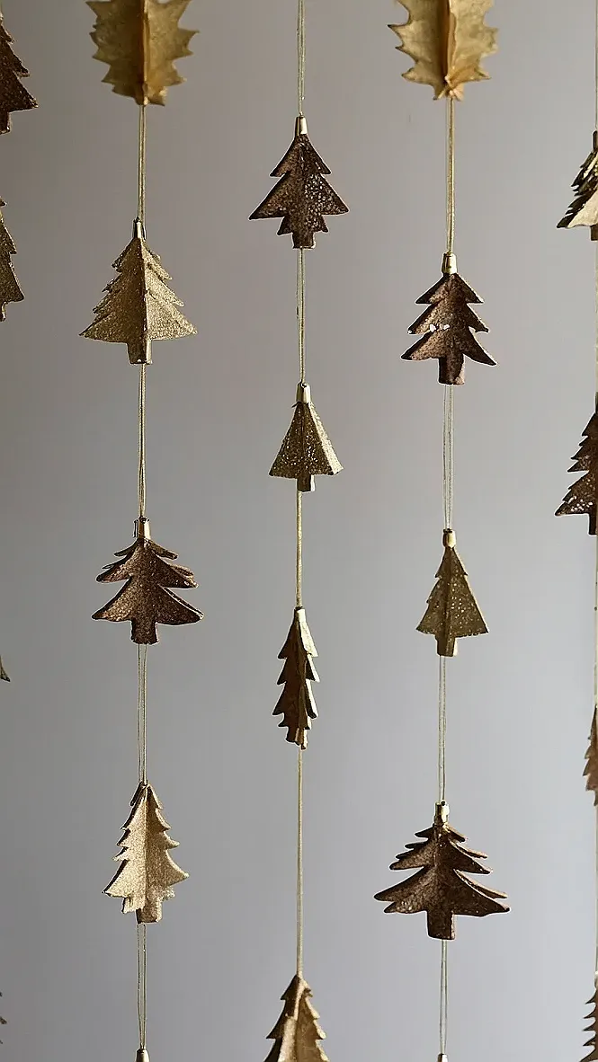 Glittery Garland Cheer