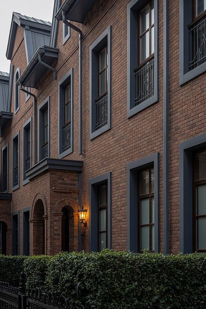 Red Brick Exteriors: Timeless Townhouse & Century Home Designs