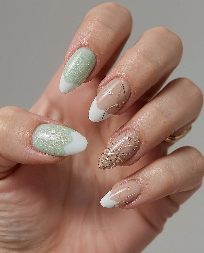 Elegant Almond Green Cat Eye Nails for Spring Prom