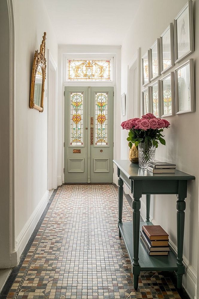 Pretty Edwardian Hallways: Stained Glass & Patterned Tile Perfection