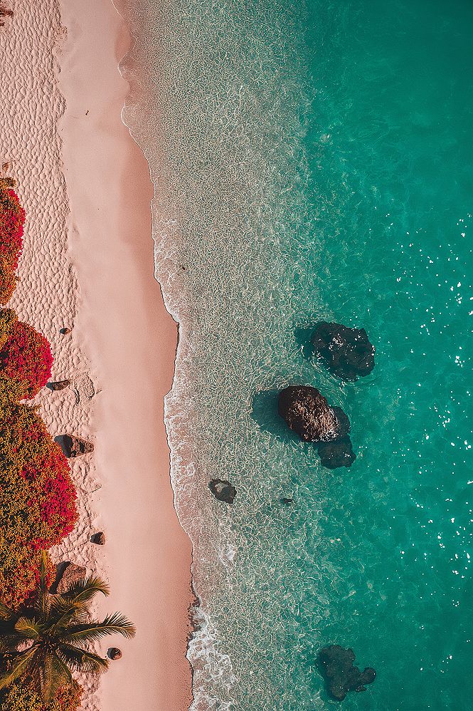 Exotic Aerial Beach Views: Stunning Landscape Wallpapers
