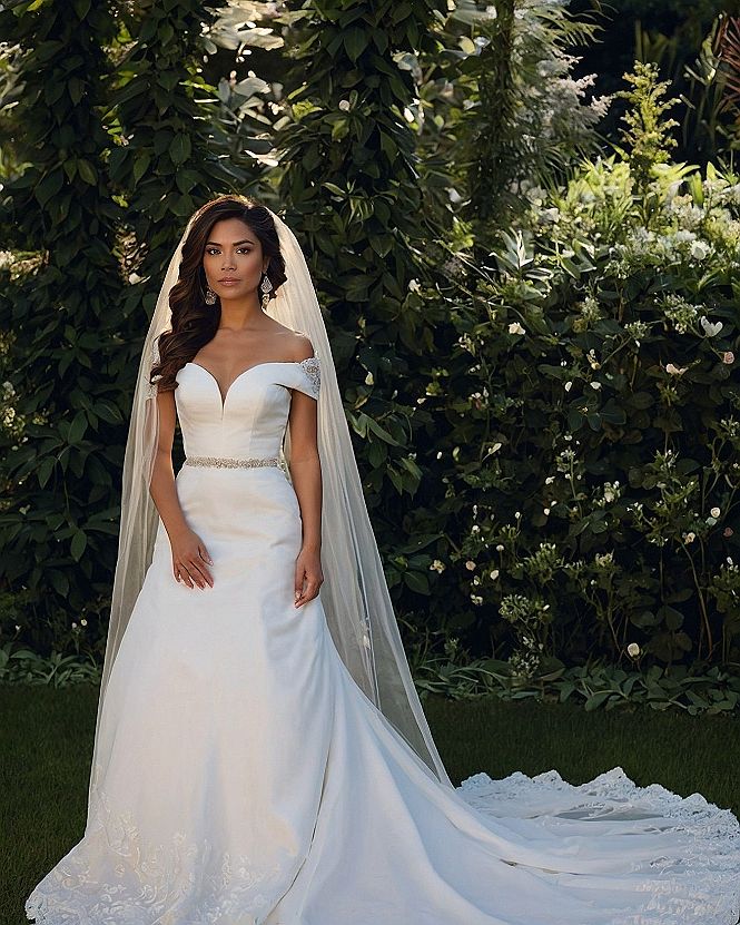 Selecting an Off the Shoulder Satin Wedding Dress