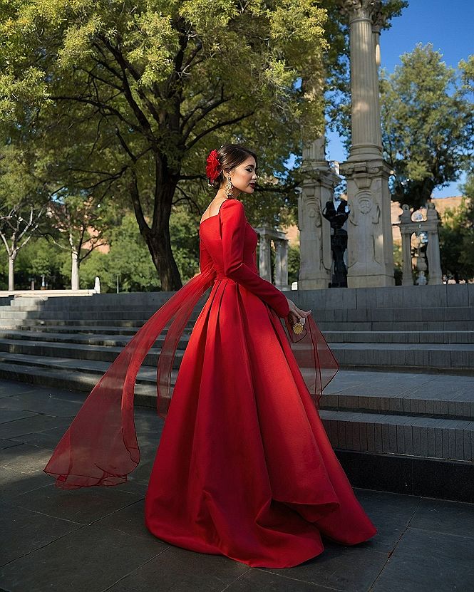 Selecting the Right Long Sleeve Red Gown for Formal Events