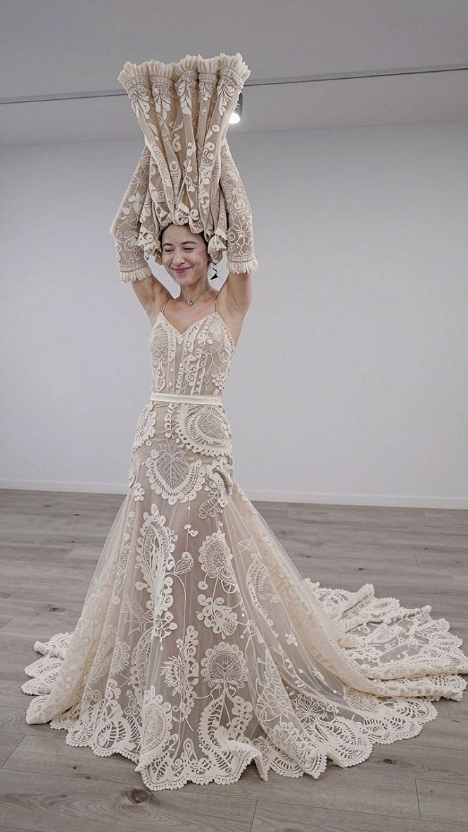 Selecting Beaded Lace Gowns with Matching Sleeves