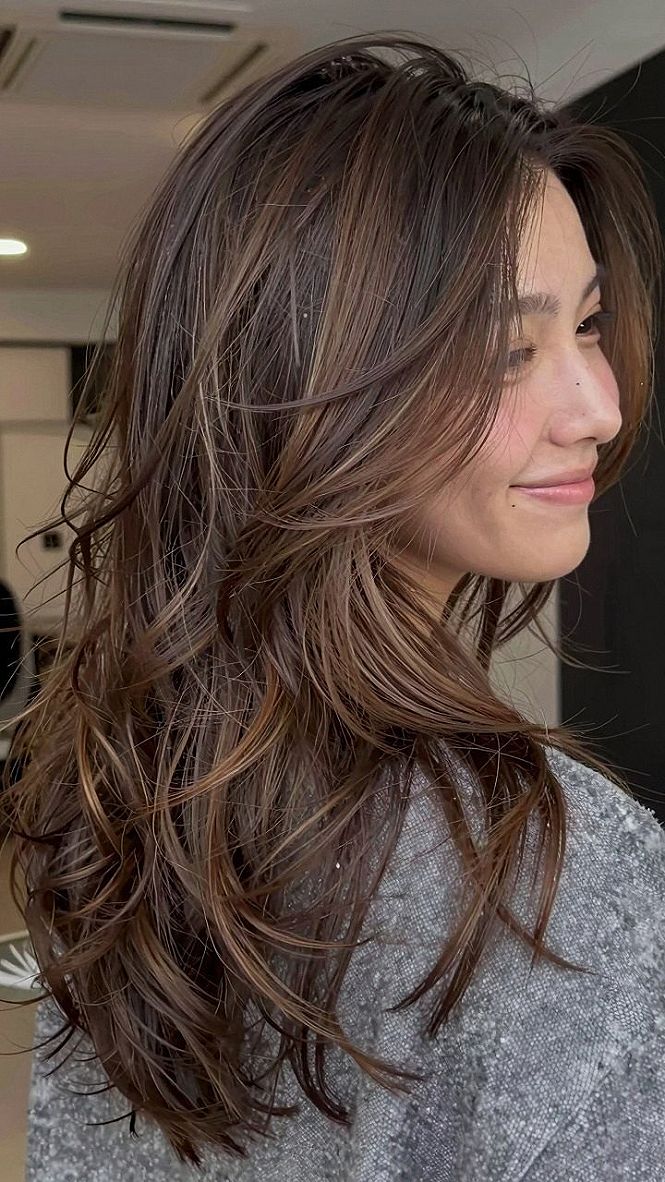 Choosing Face Framing Layers for Brunette Hair
