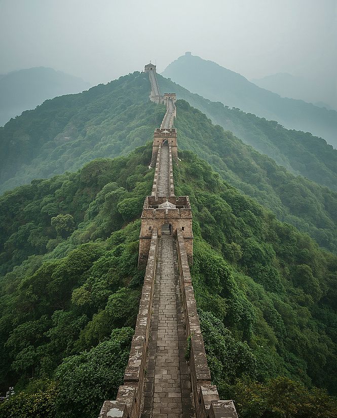 Great Wall of China Adventure: Historic Landmark Wallpapers
