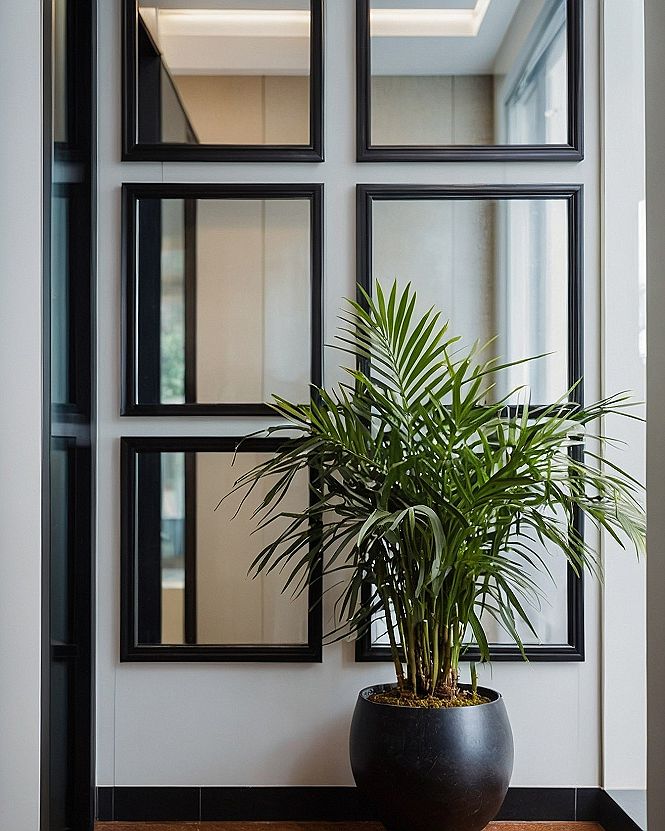 Hanging and Maintaining a Grid Mirror Wall in Your Drawing Room