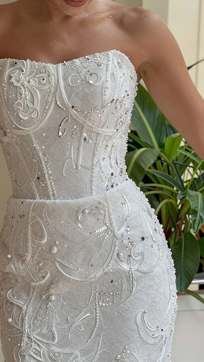 Maintaining Beaded Sweetheart Gowns for Long Events