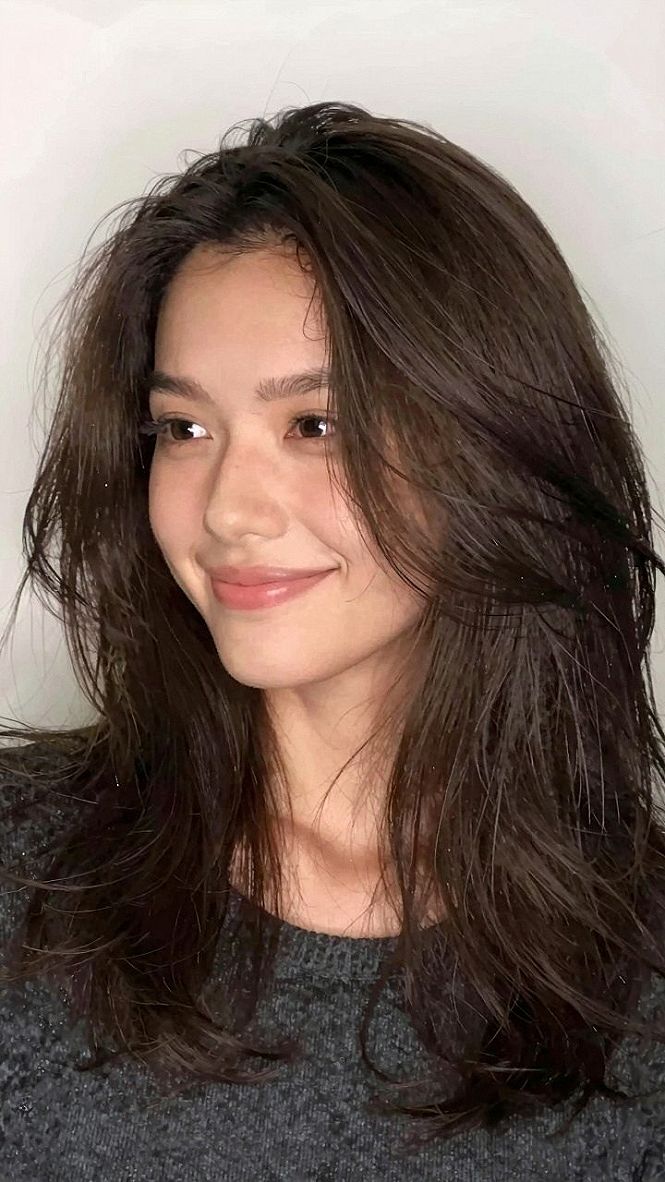 Maintaining Volume and Soft Movement in Brunette Strands