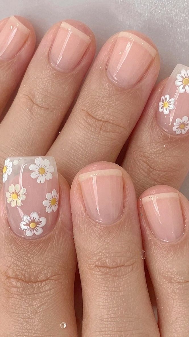 Applying Tiny Daisy Motifs for a Playful Pedicure Design
