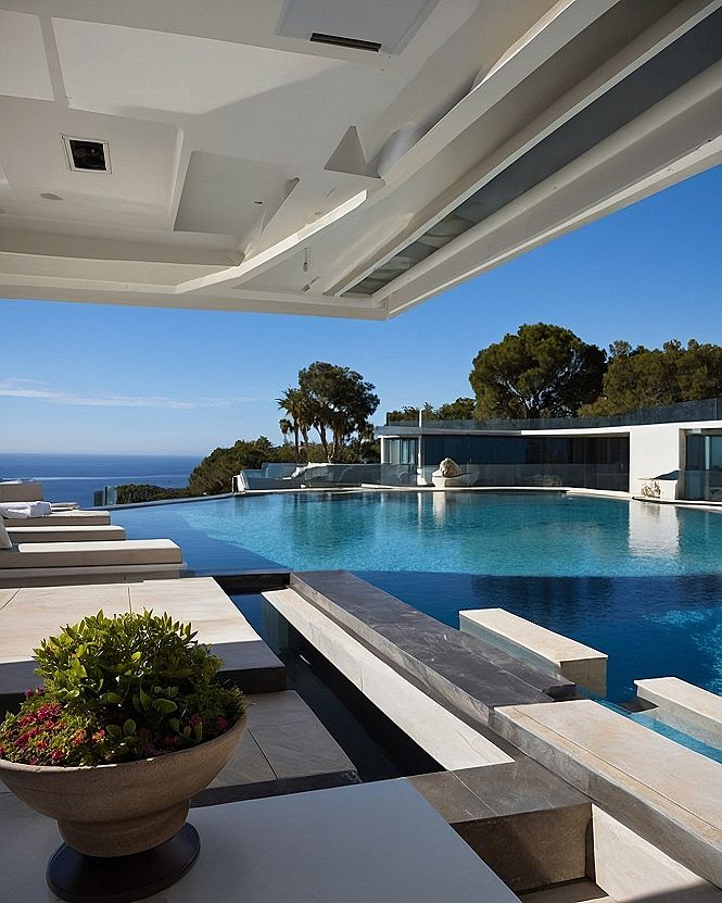 Booking a Modern Tropical Villa with an Infinity Pool