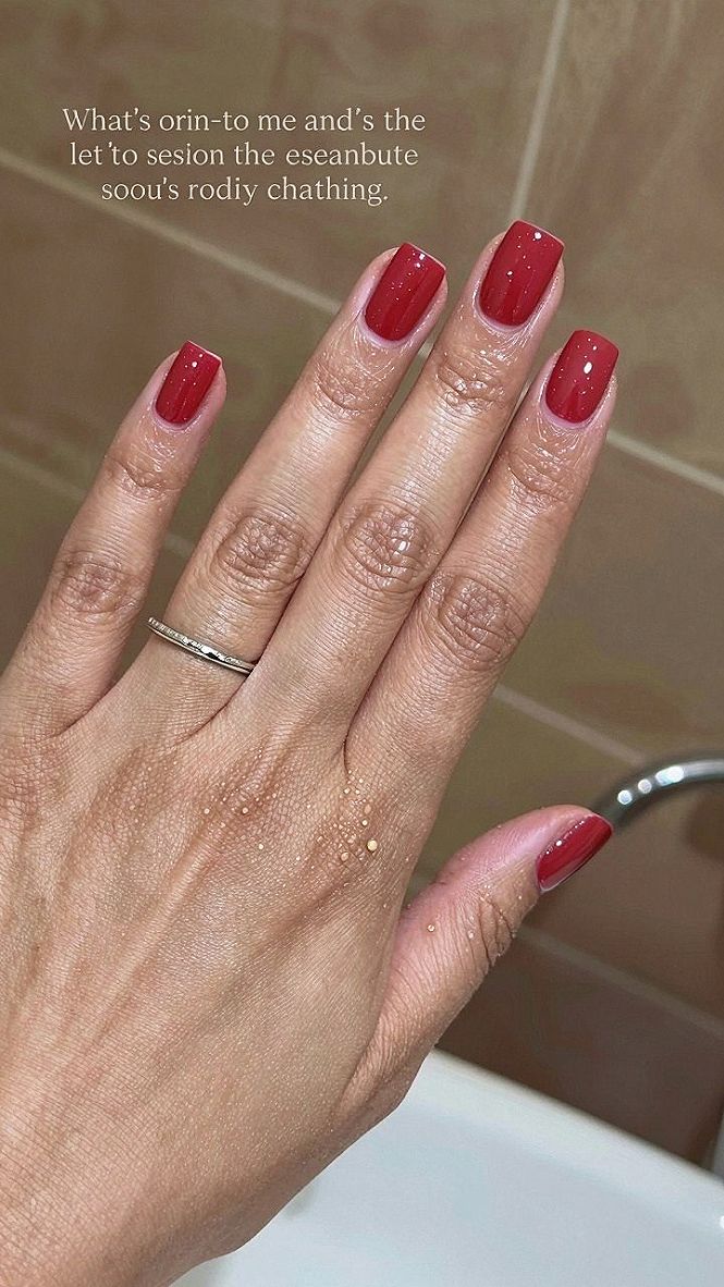 Adding Subtle Sparkle to Short Gel Nails with Fine Red Glitter