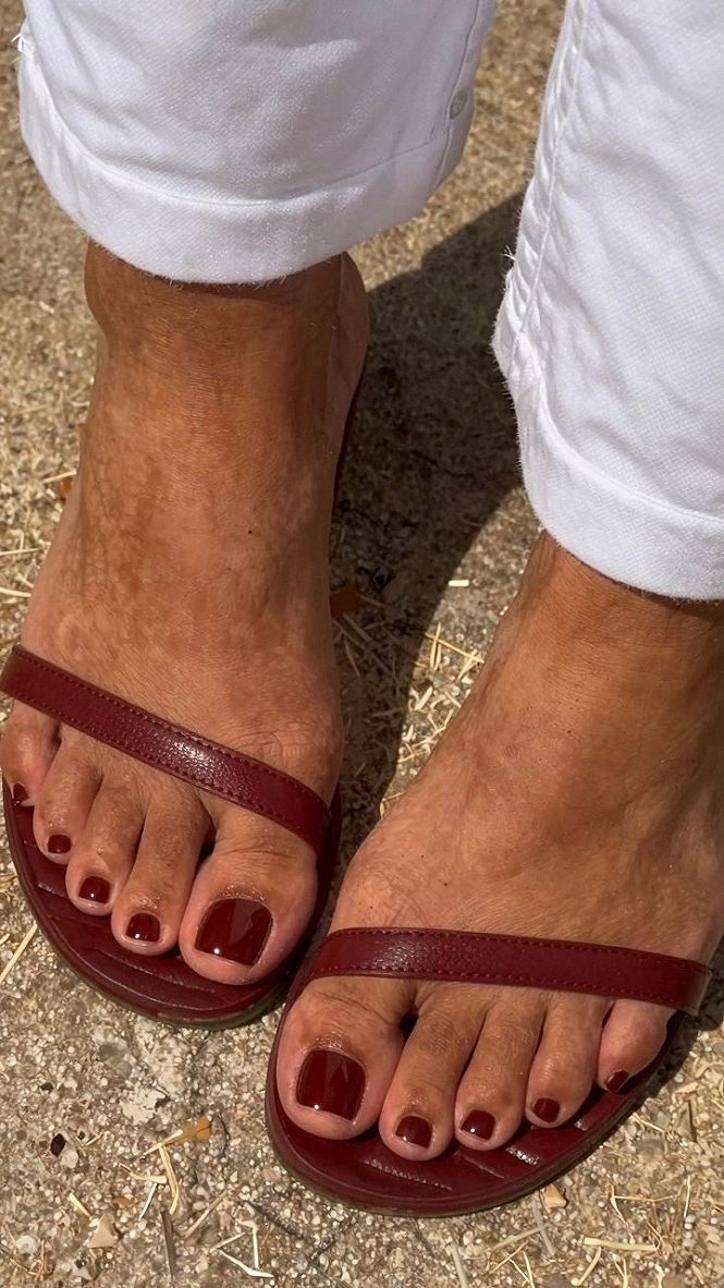 Matching Your Autumn Pedicure With Deep Red Tones