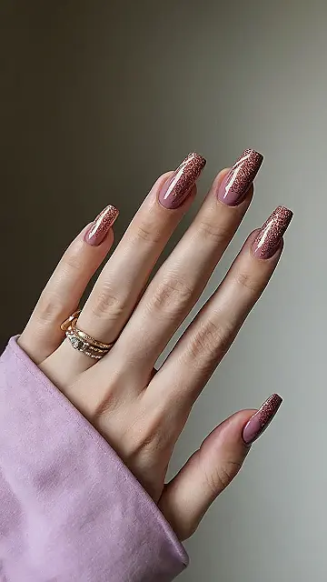 Glitter Goals: Gel Nails That Shine!