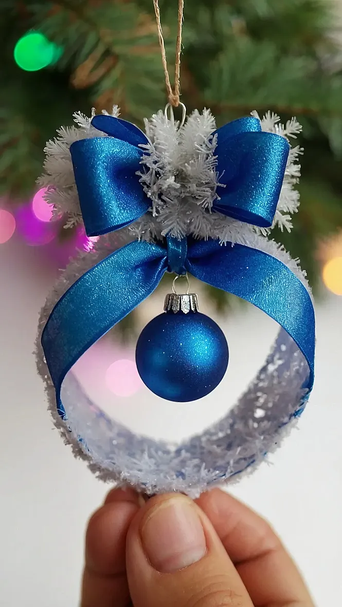 Flat Festive Garland Tree