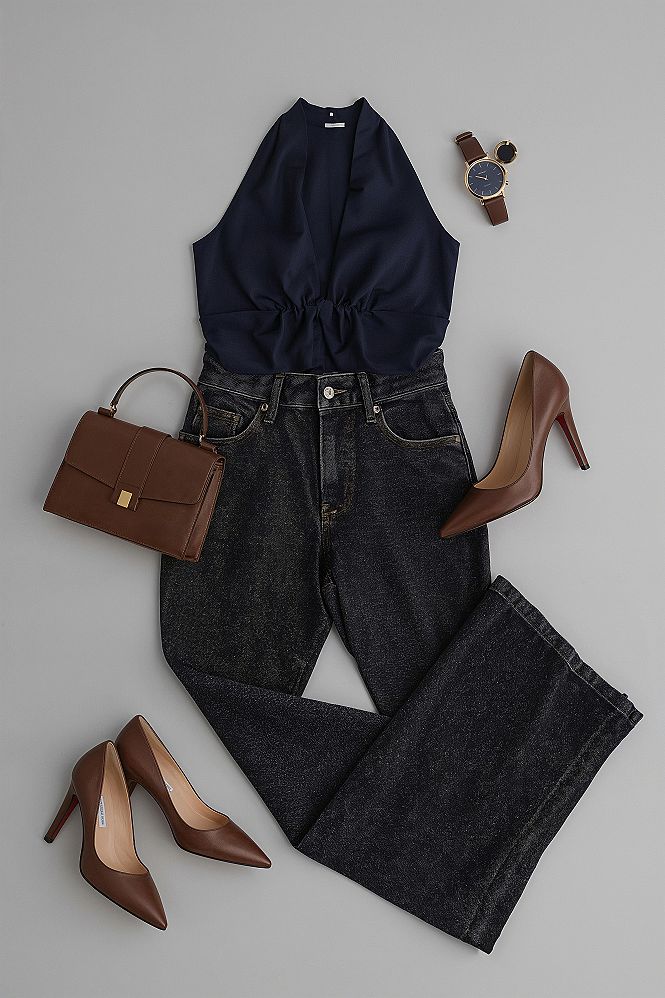 Classy Navy Outfits: Modern Professional Women's Style