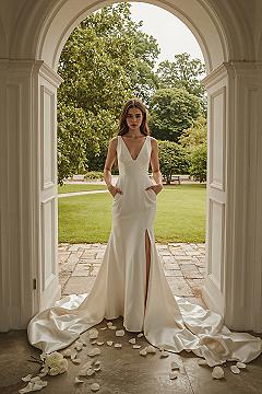 Elegant Satin A-Line Wedding Dress: A Modern Bride’s Dream