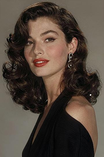 Deep Side Parted Vintage Waves