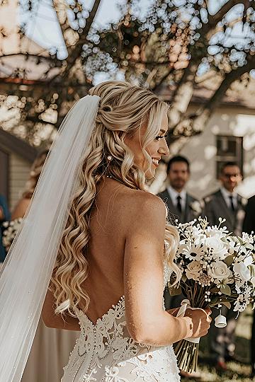 Soft Twists and Curls with a Simple Veil