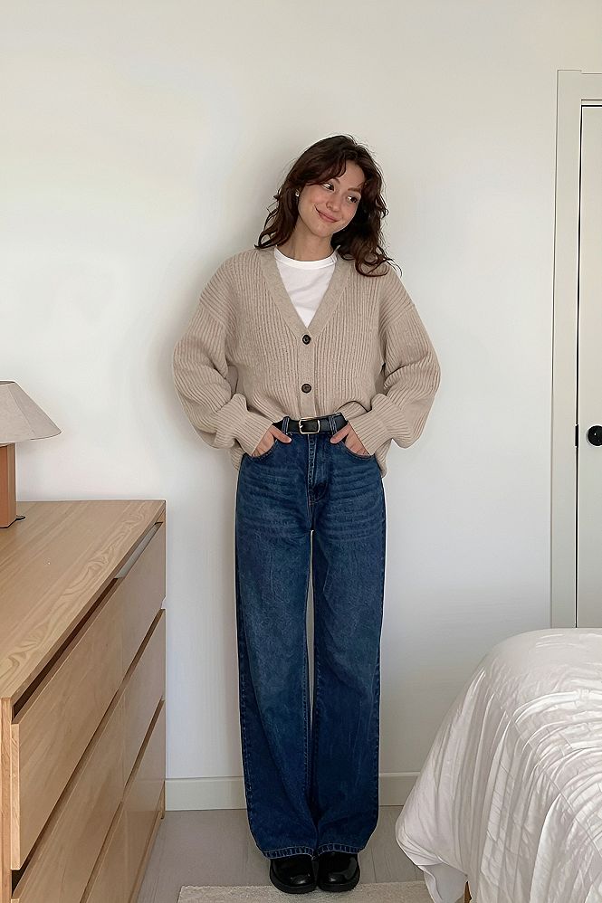 Styling an Oversized Cardigan with Dark Denim