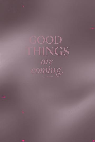 Positive Vibes: Macbook Wallpaper with ’10 Good Things’ Quote